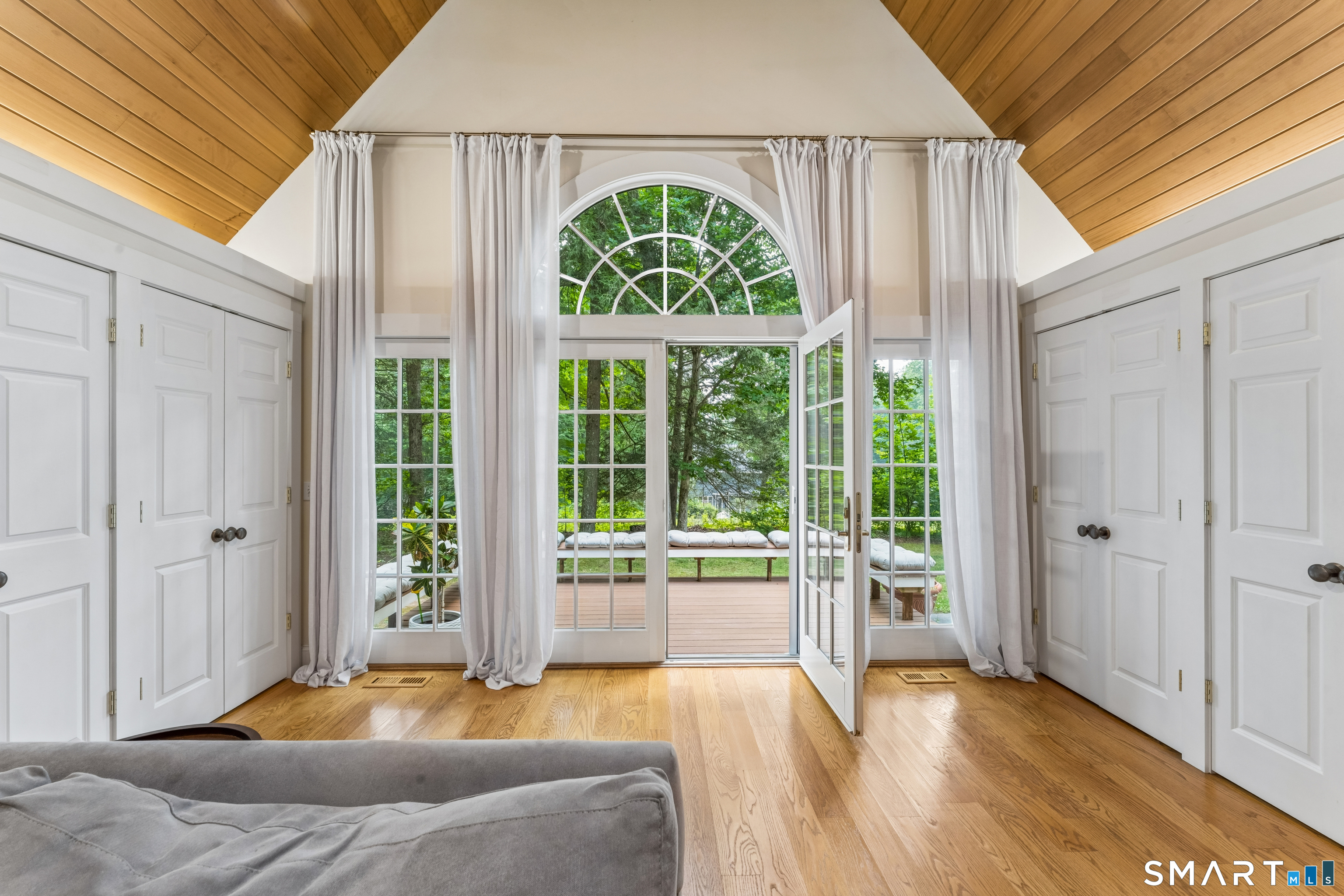 10 Metacomet Road photo 9