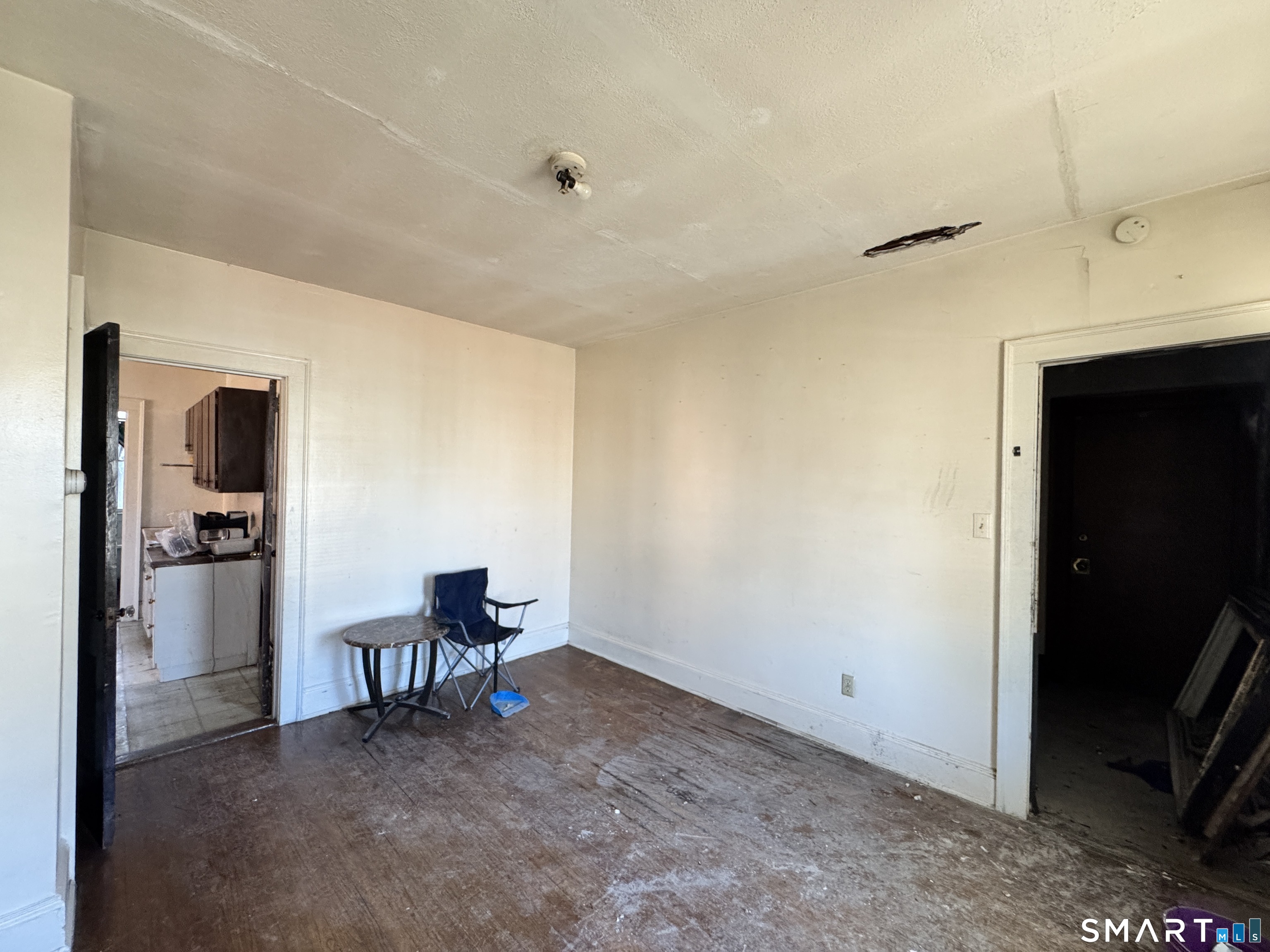 102 Rowe Avenue photo 13