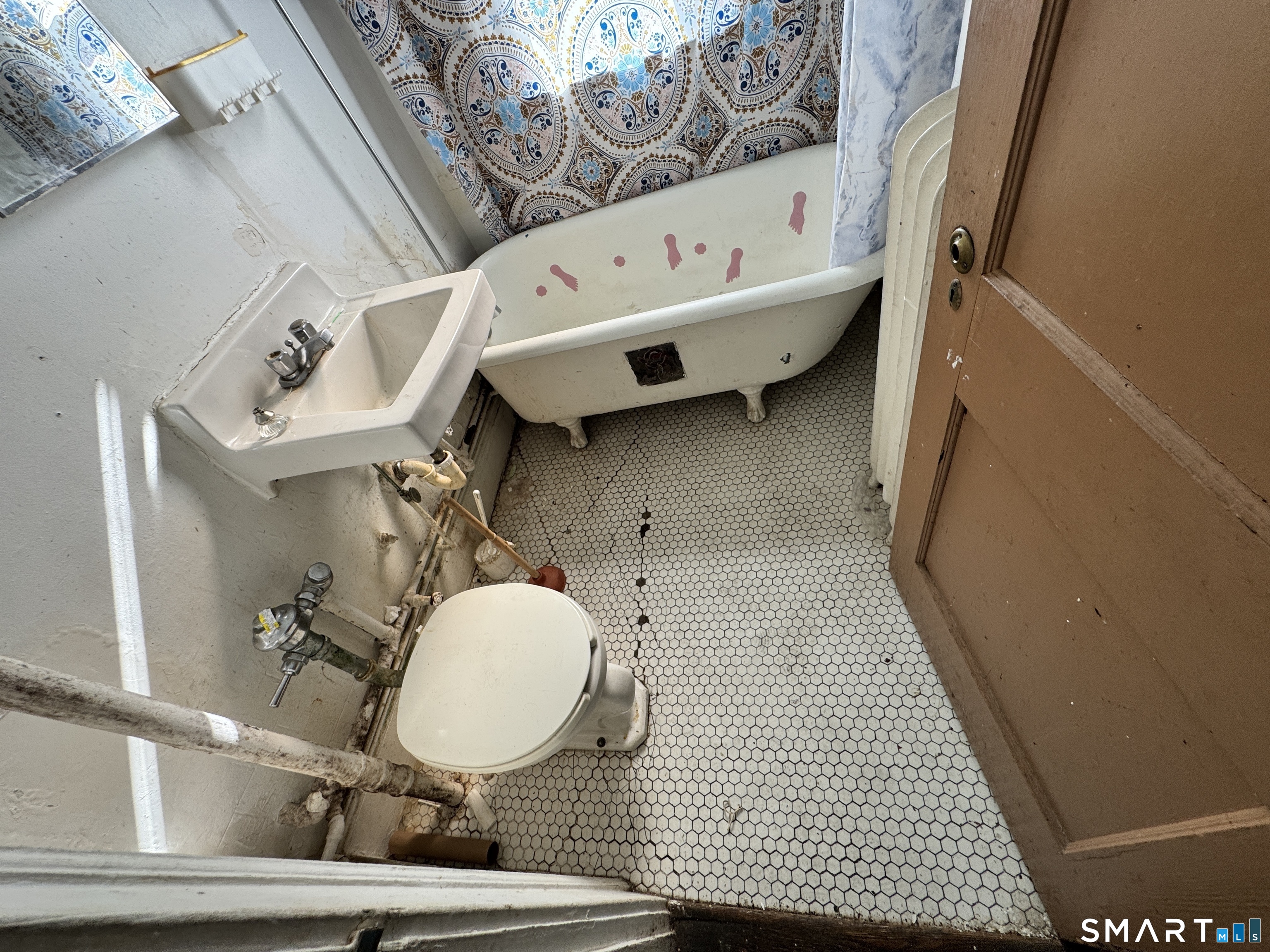 102 Rowe Avenue photo 18