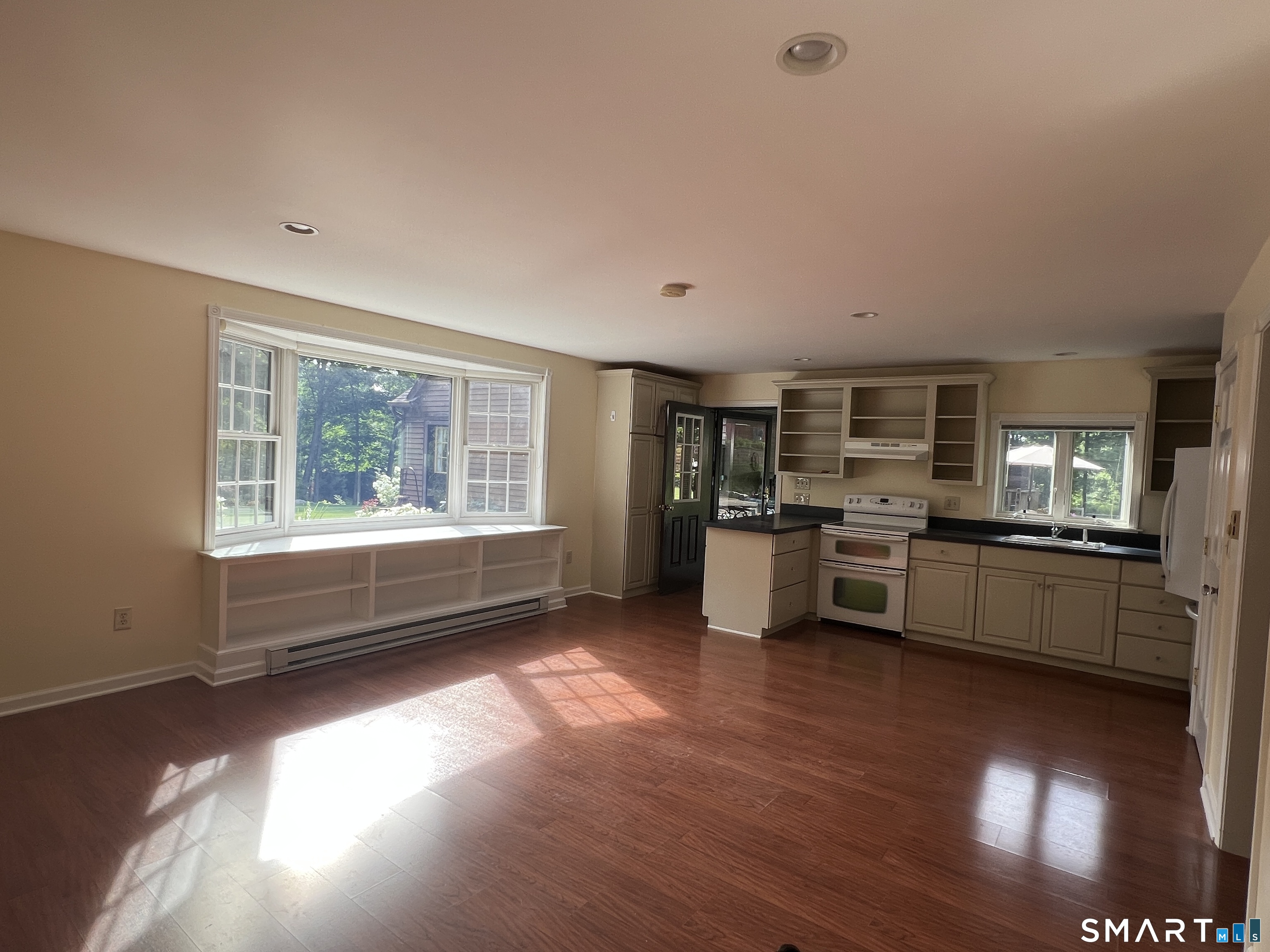1 Twist Hill Lane photo 8