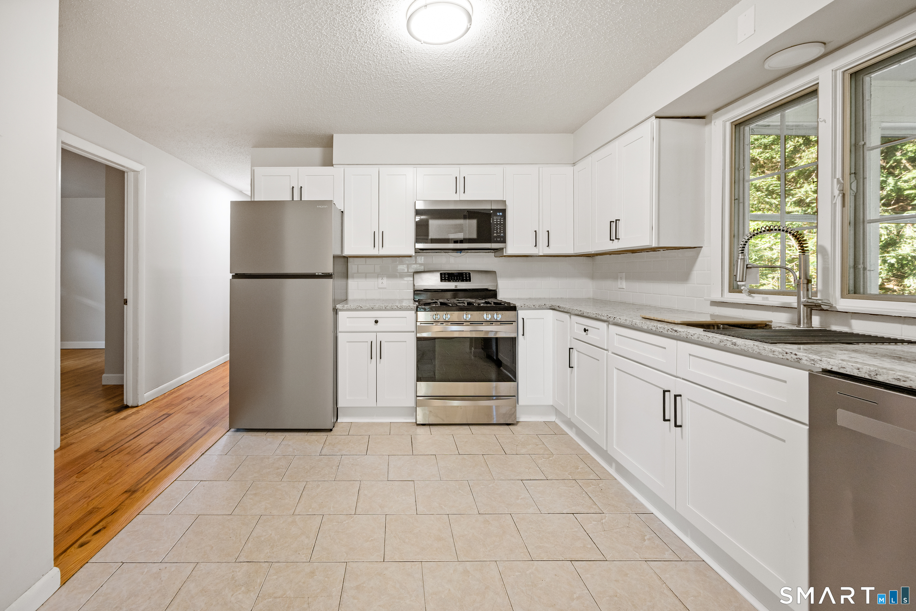 38 Joy Road photo 2