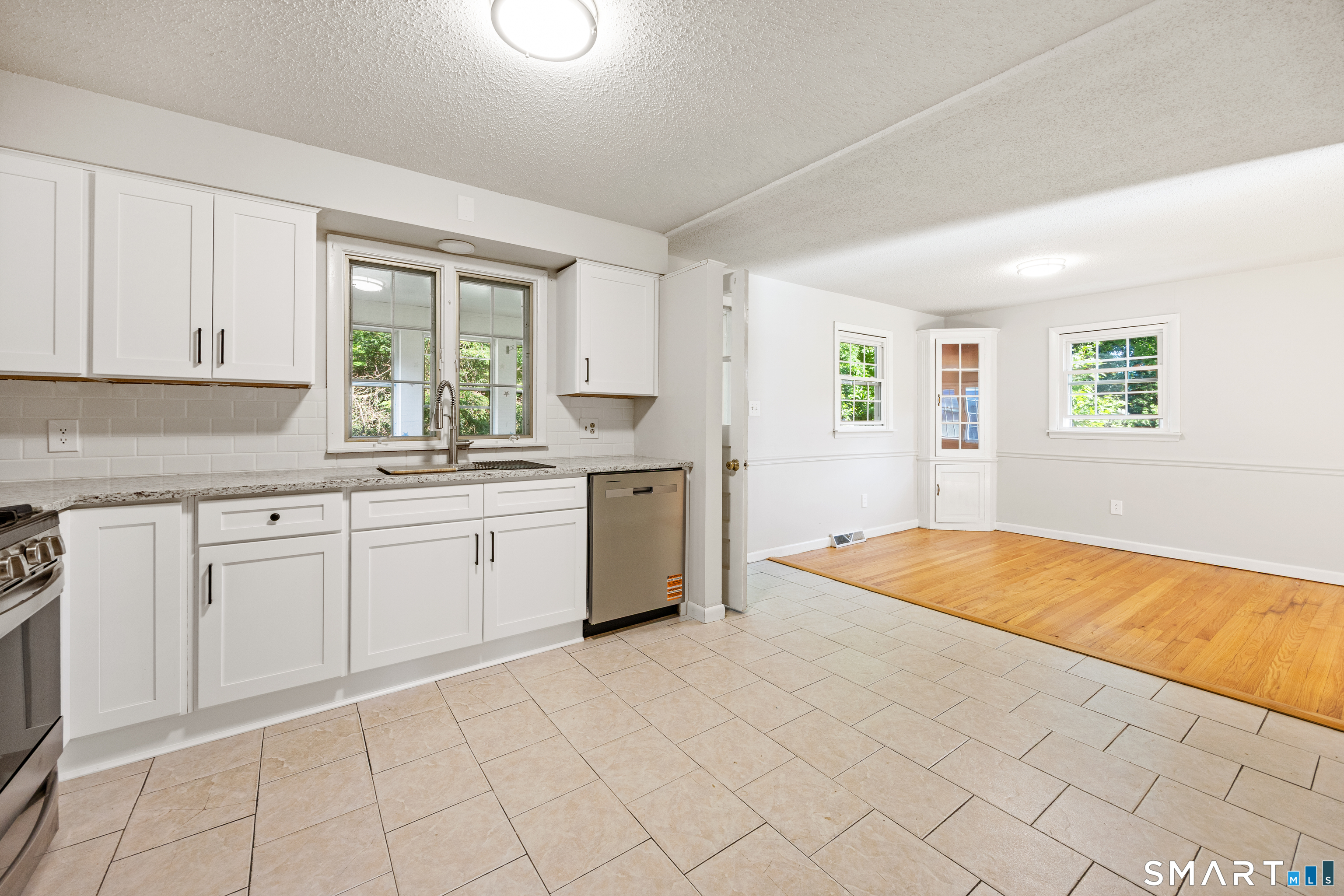 38 Joy Road photo 4