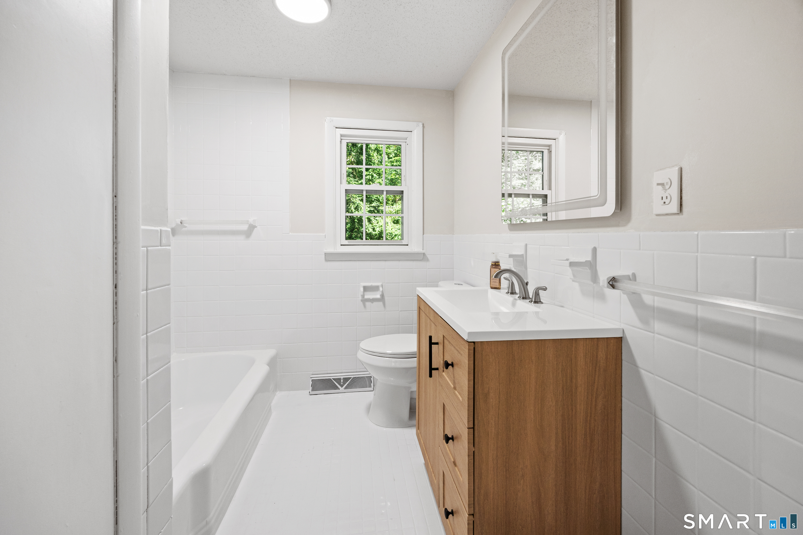 38 Joy Road photo 10