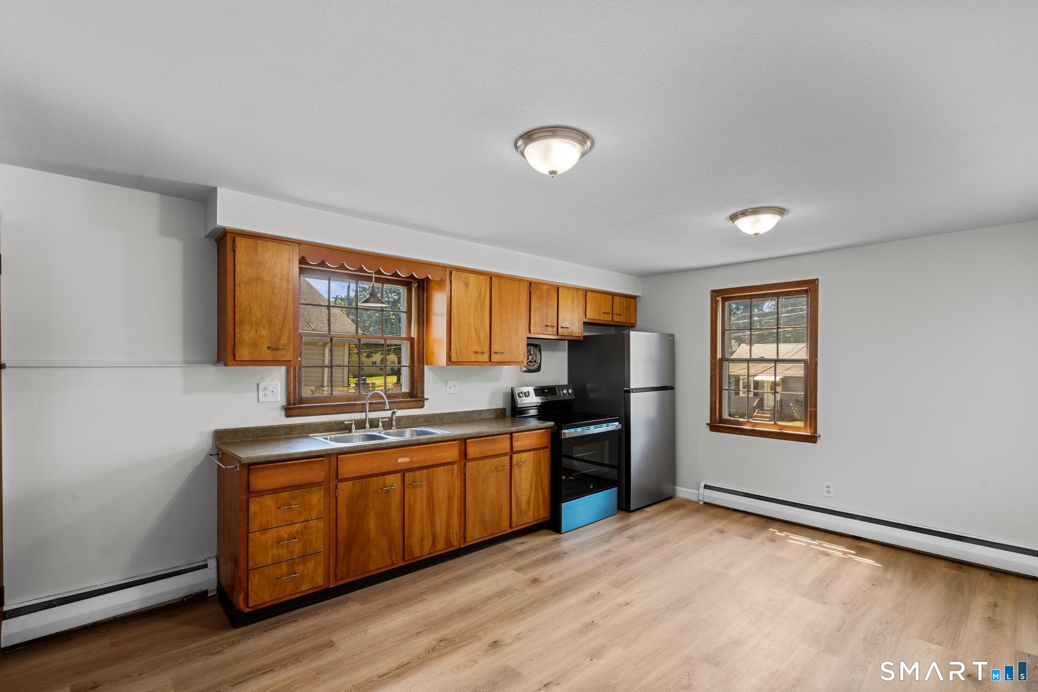 35 Glenwood Street photo 9