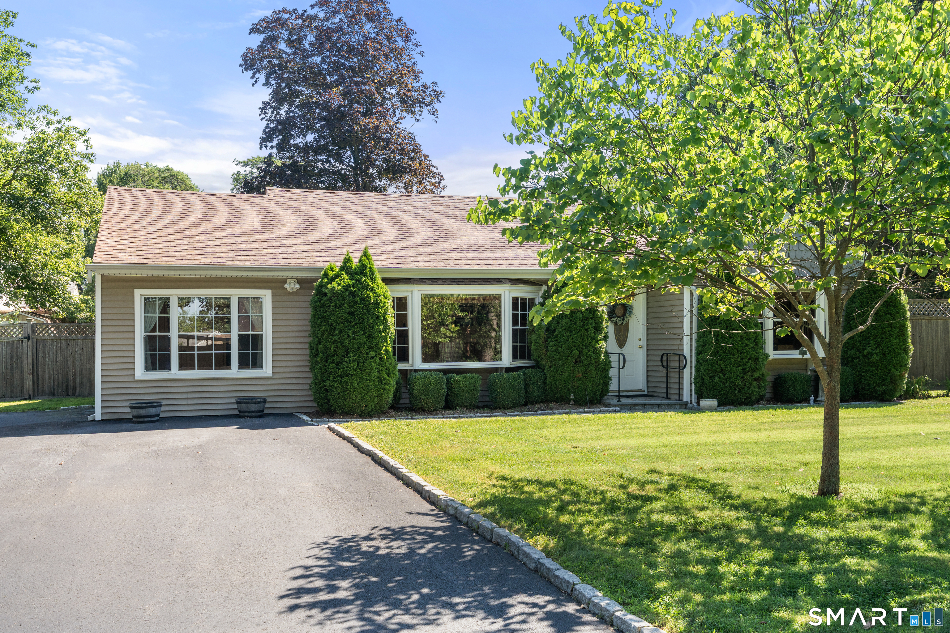 17 Winnipauk Drive, Norwalk, Connecticut photo 3