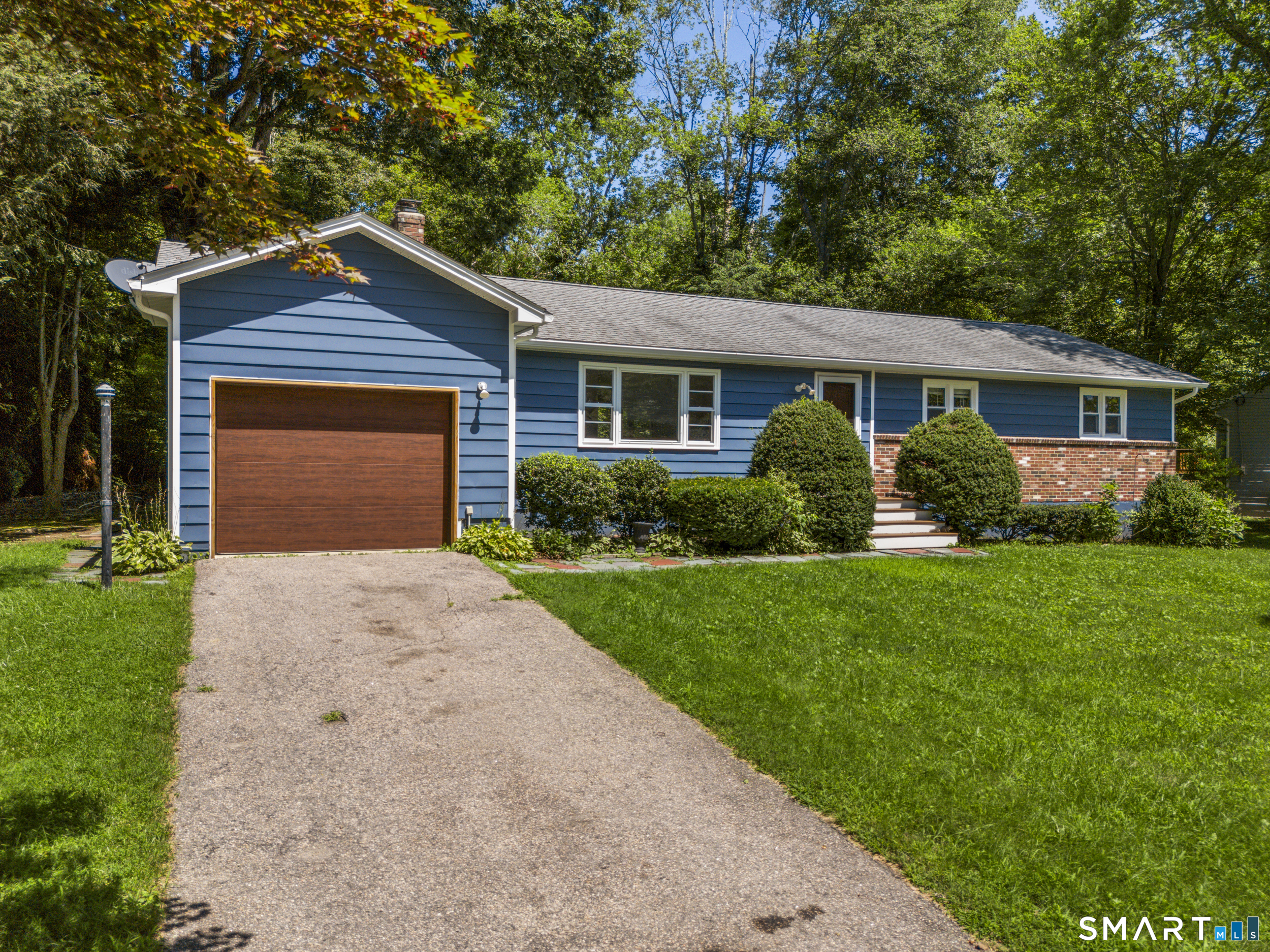 31 Ravenwood Road photo 2