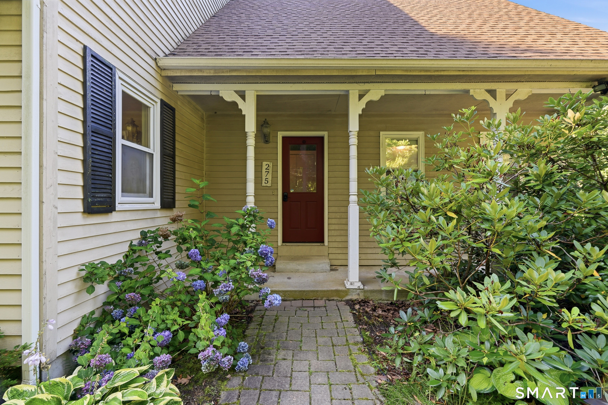 275 Norwich Avenue photo 2