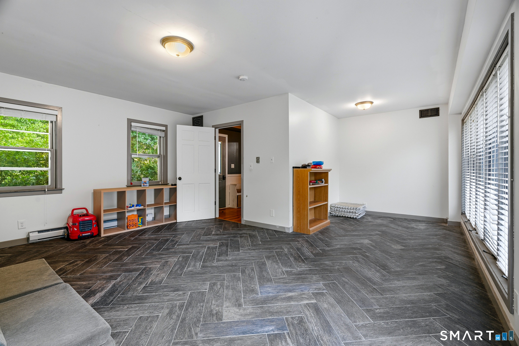 275 Norwich Avenue photo 6