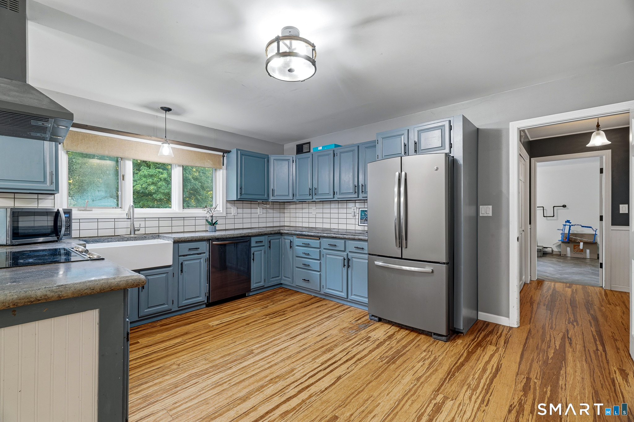 275 Norwich Avenue photo 8
