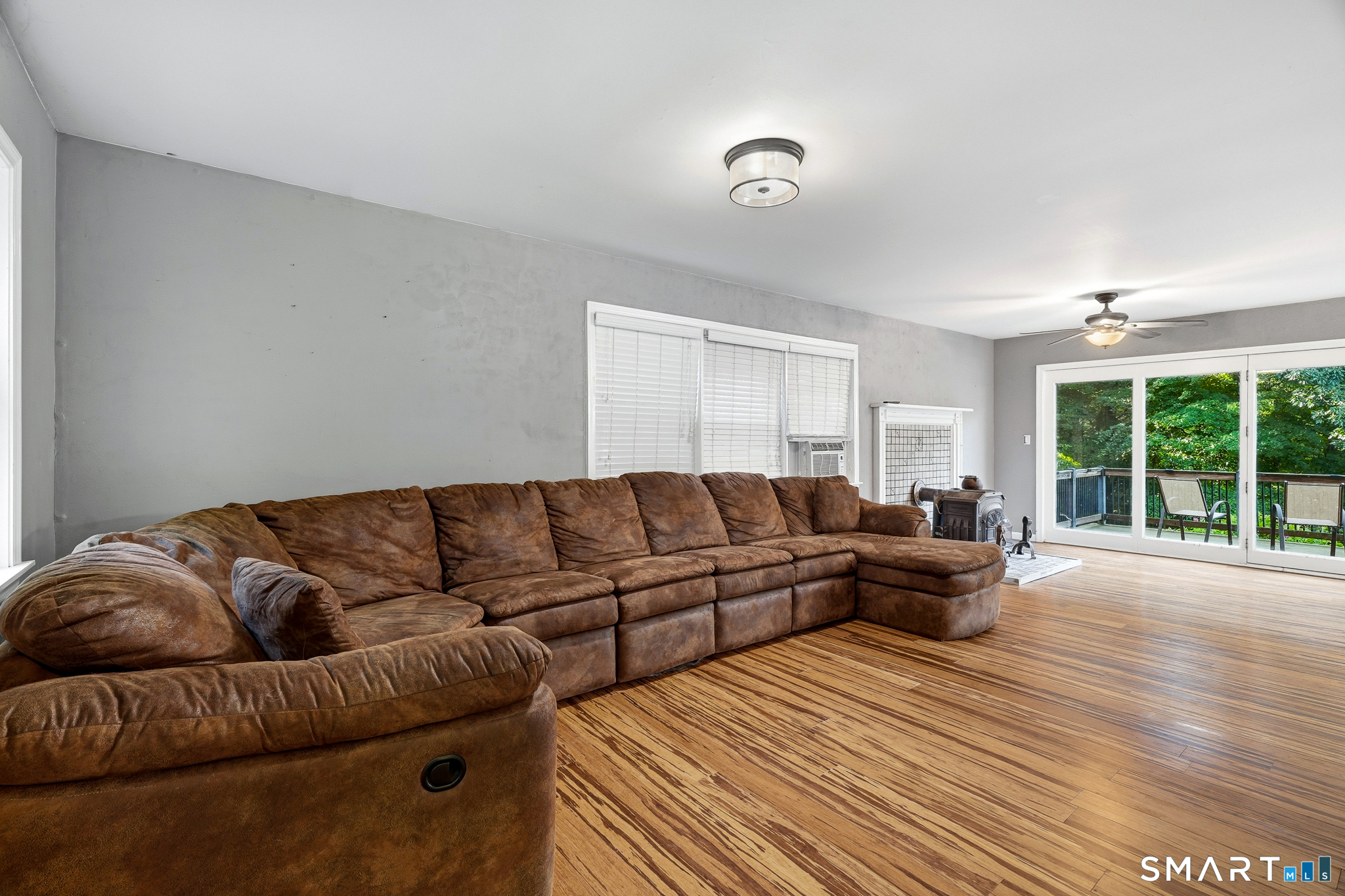 275 Norwich Avenue photo 15