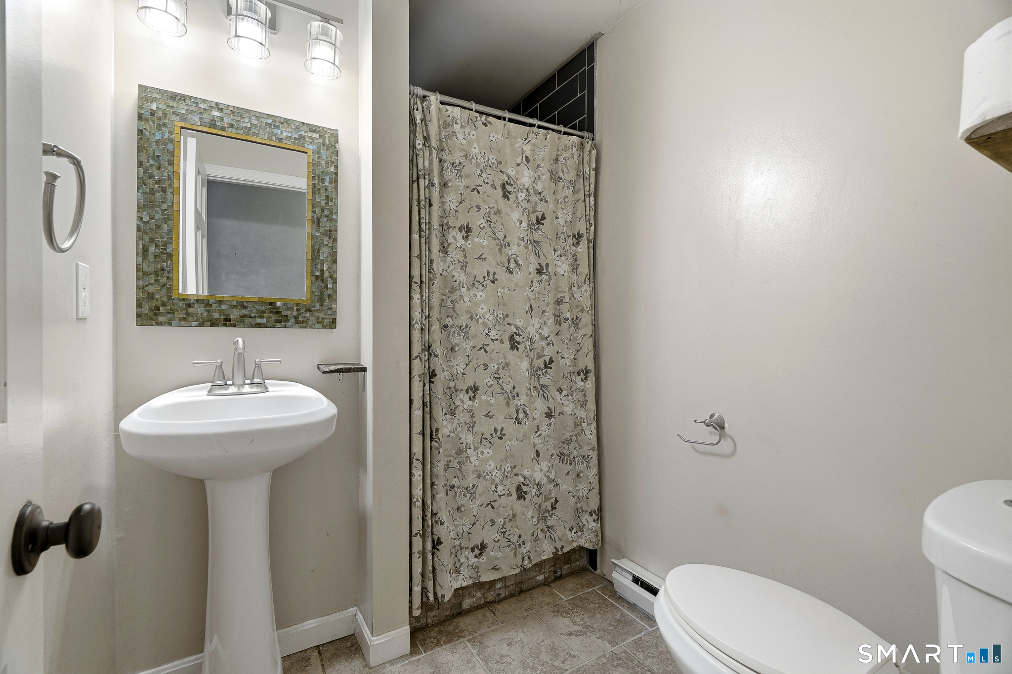 275 Norwich Avenue photo 18