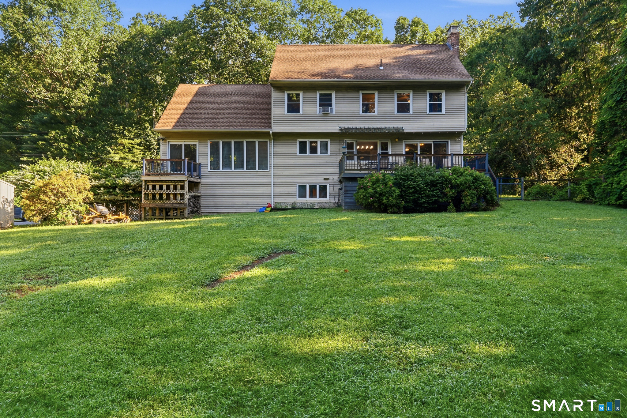 275 Norwich Avenue photo 37