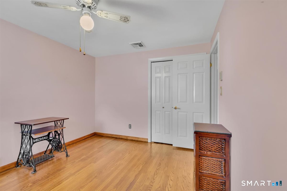 28 Centerbrook Road photo 20