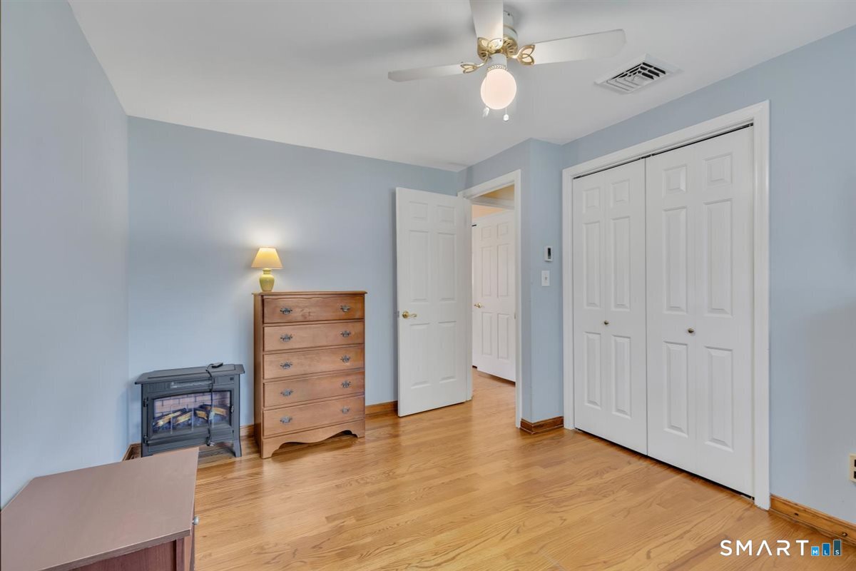 28 Centerbrook Road photo 22