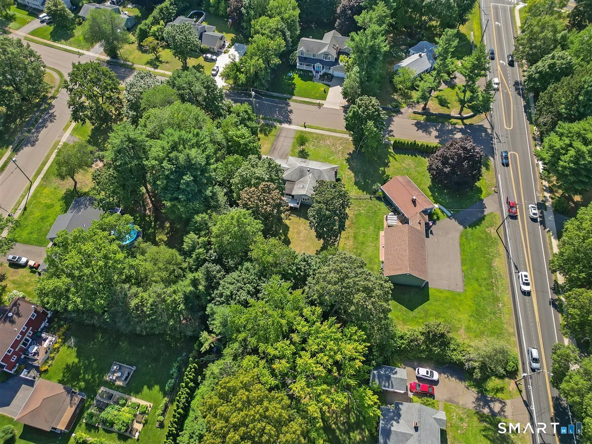 28 Centerbrook Road photo 36
