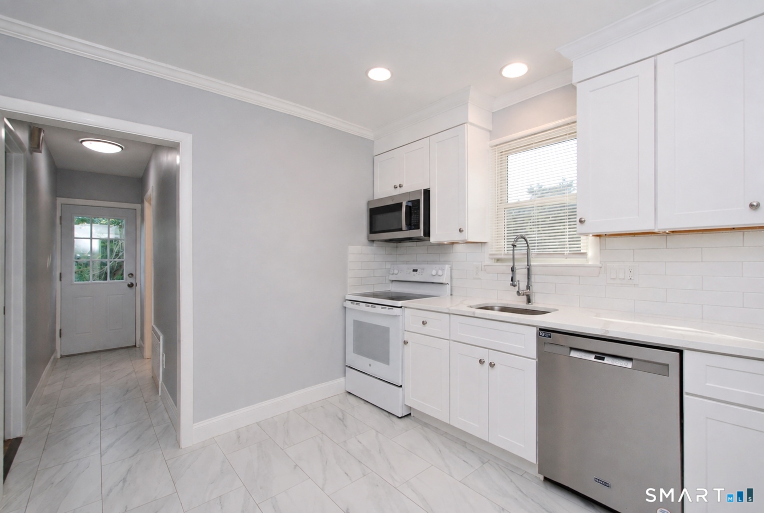 16 Fowler Street, Stamford, Connecticut photo 5
