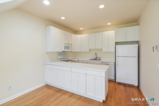 2435 Bedford Street, Stamford, Connecticut photo 3