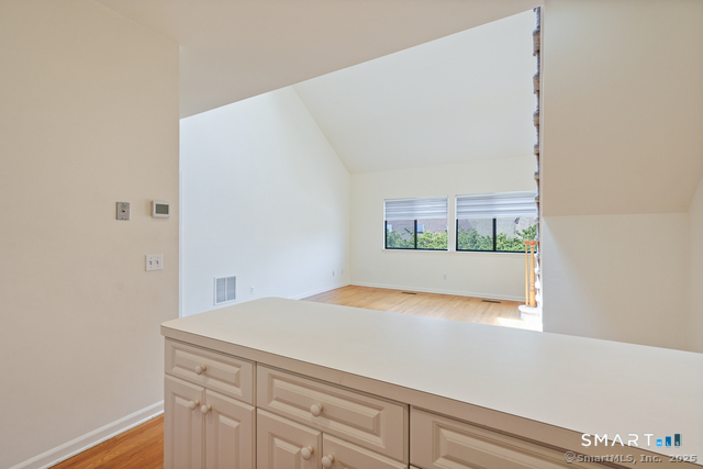 2435 Bedford Street, Stamford, Connecticut photo 4