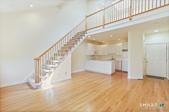 2435 Bedford Street, Stamford, Connecticut photo 2