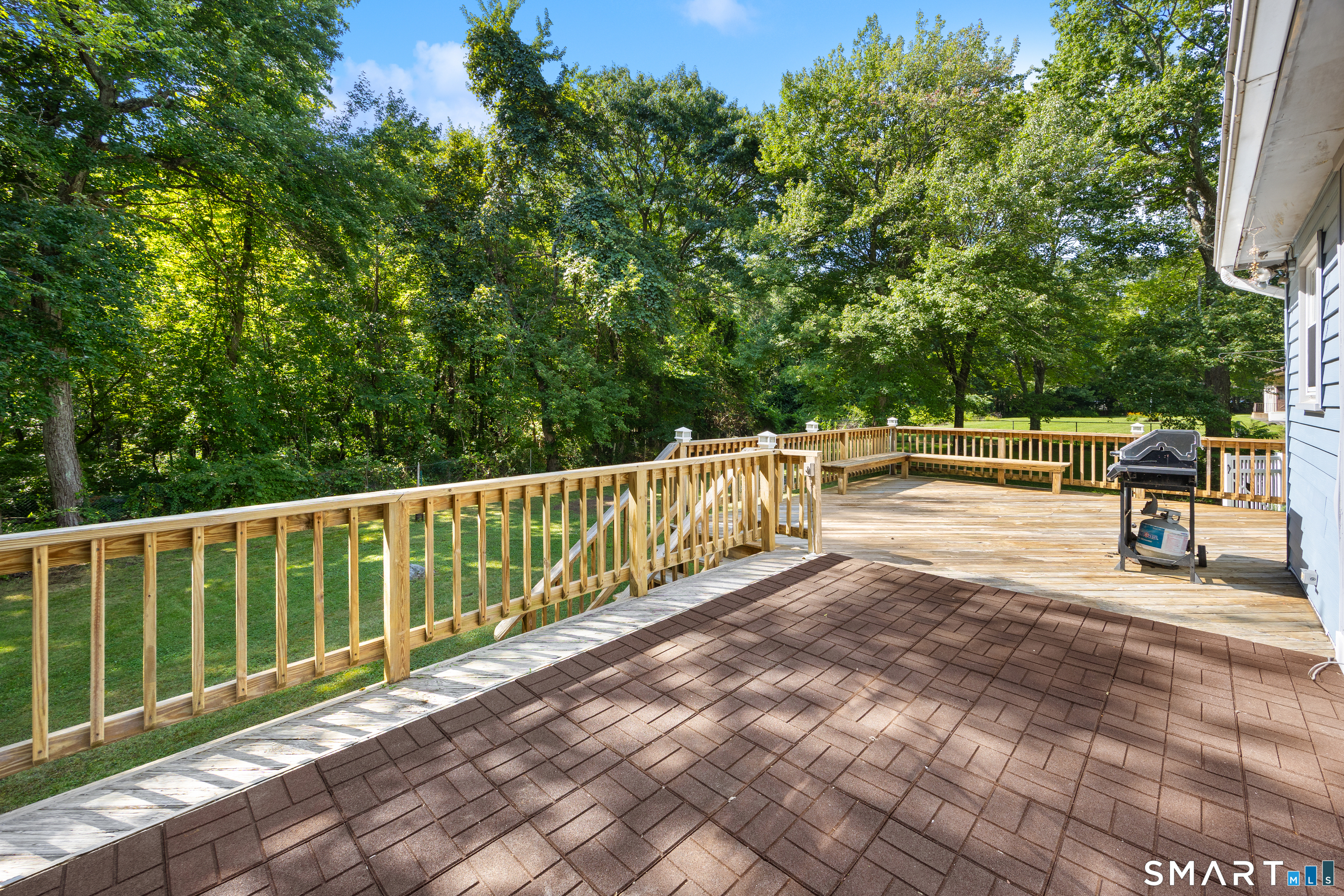 14 Lombard Drive photo 9