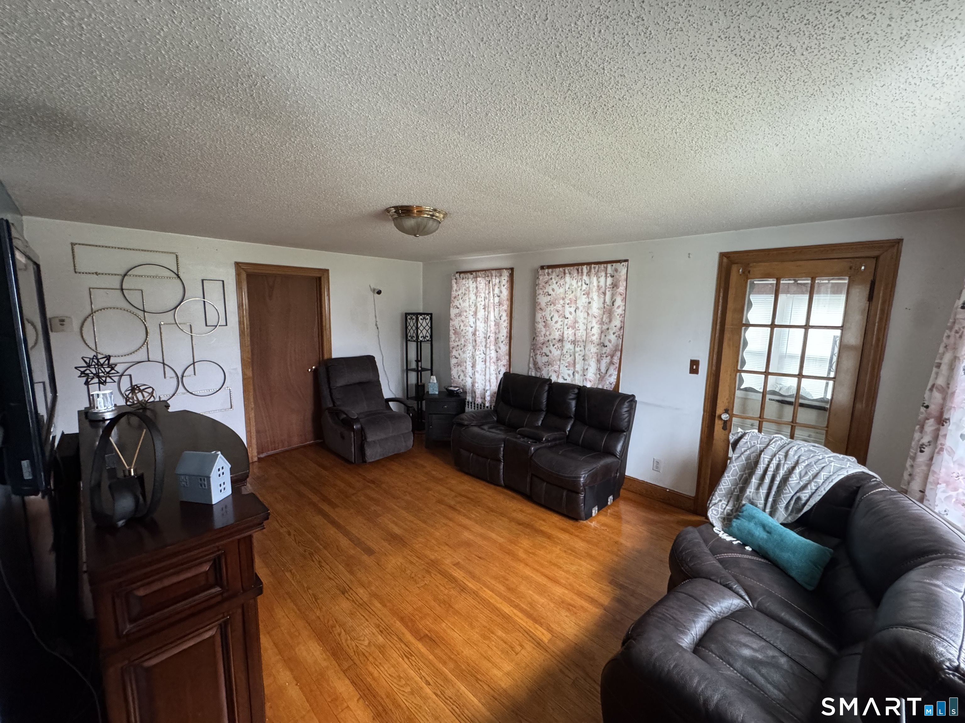 111 Osgood Avenue photo 9