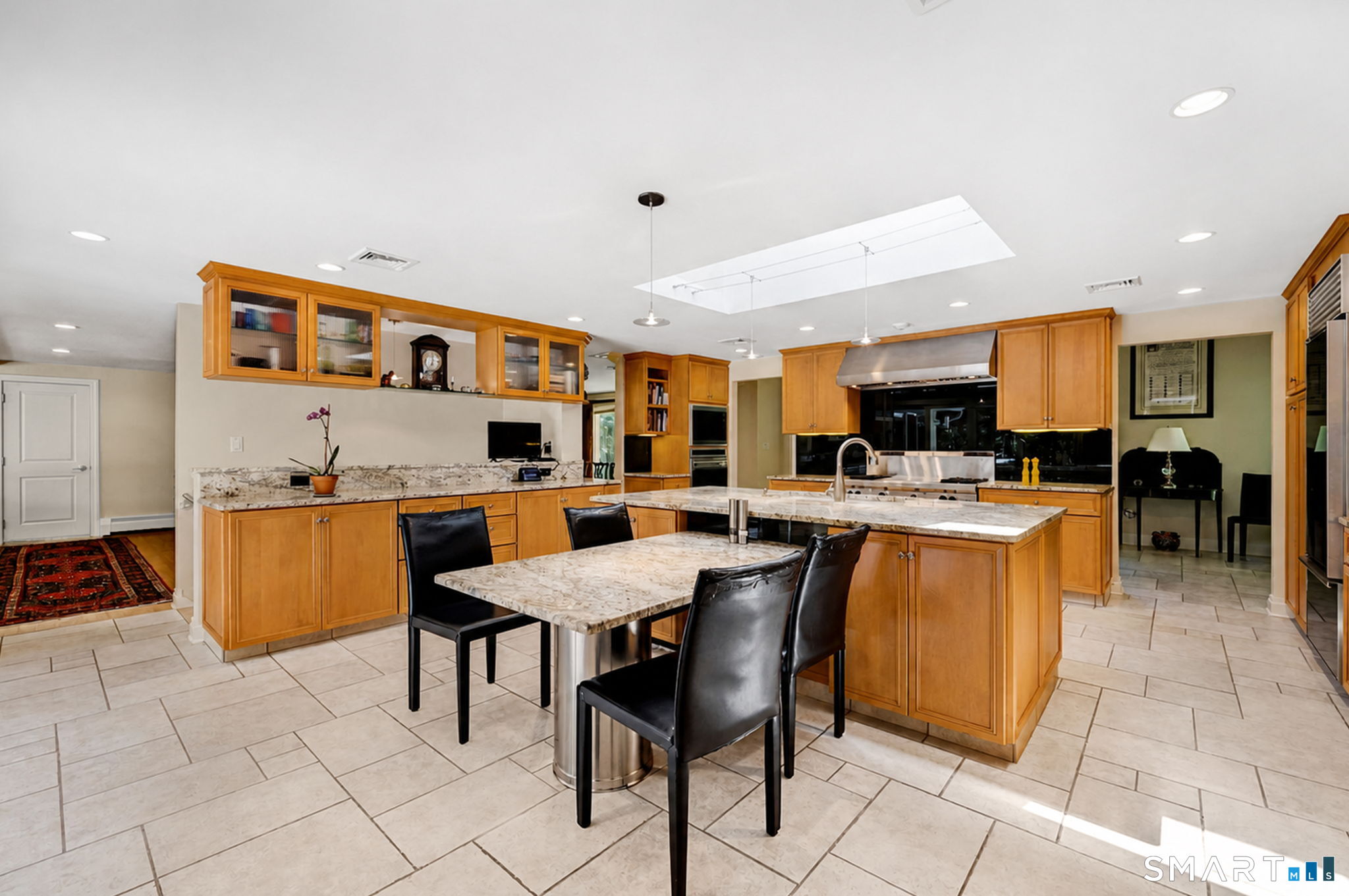 182F Ives Street photo 8