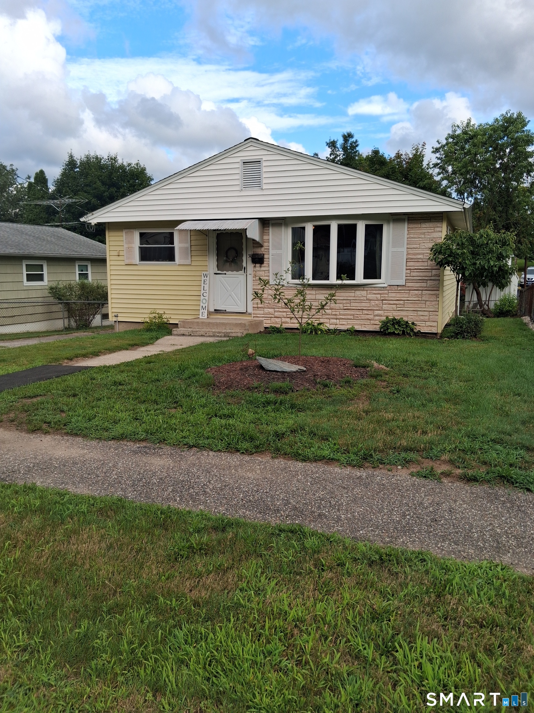 38 Elaine Drive photo 8