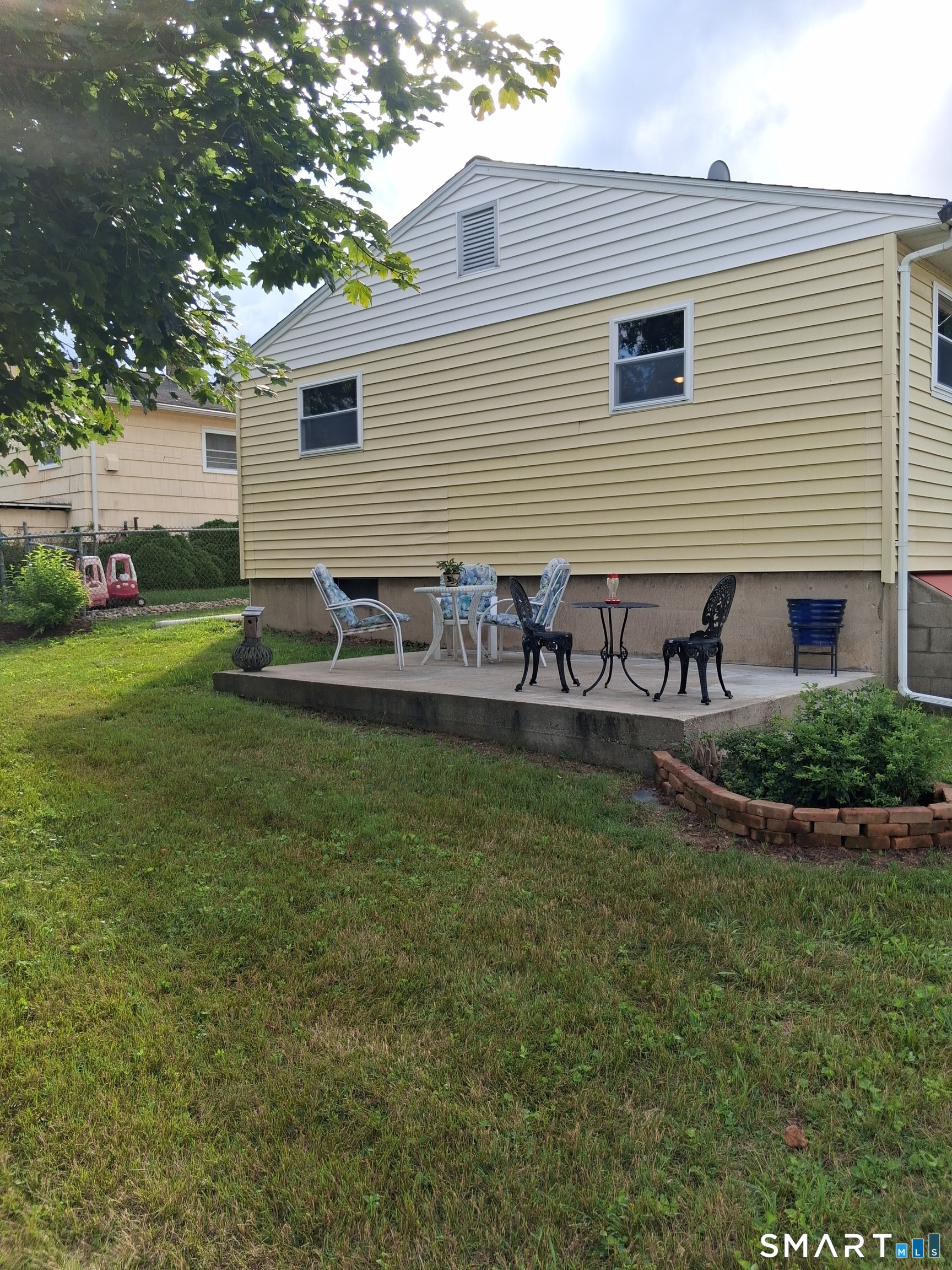 38 Elaine Drive photo 17