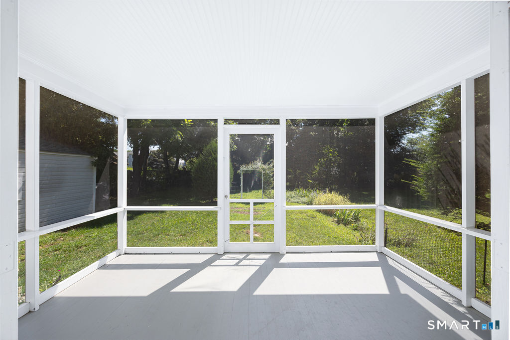 12 Roosevelt Road photo 10