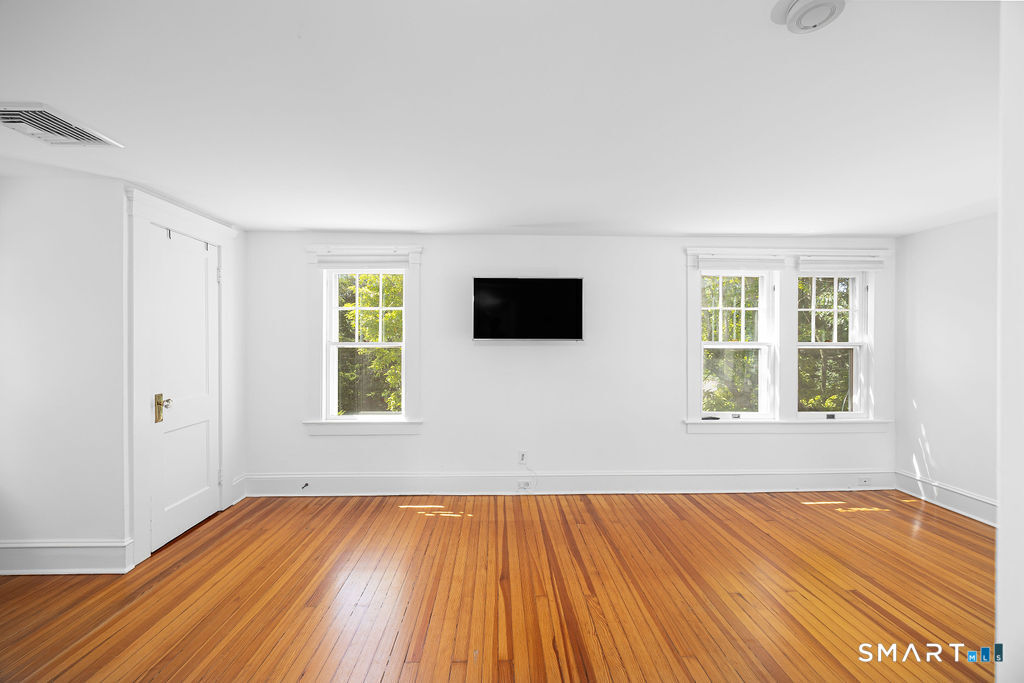 12 Roosevelt Road photo 15