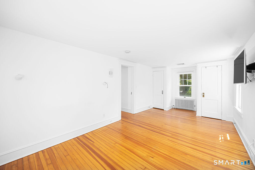 12 Roosevelt Road photo 17