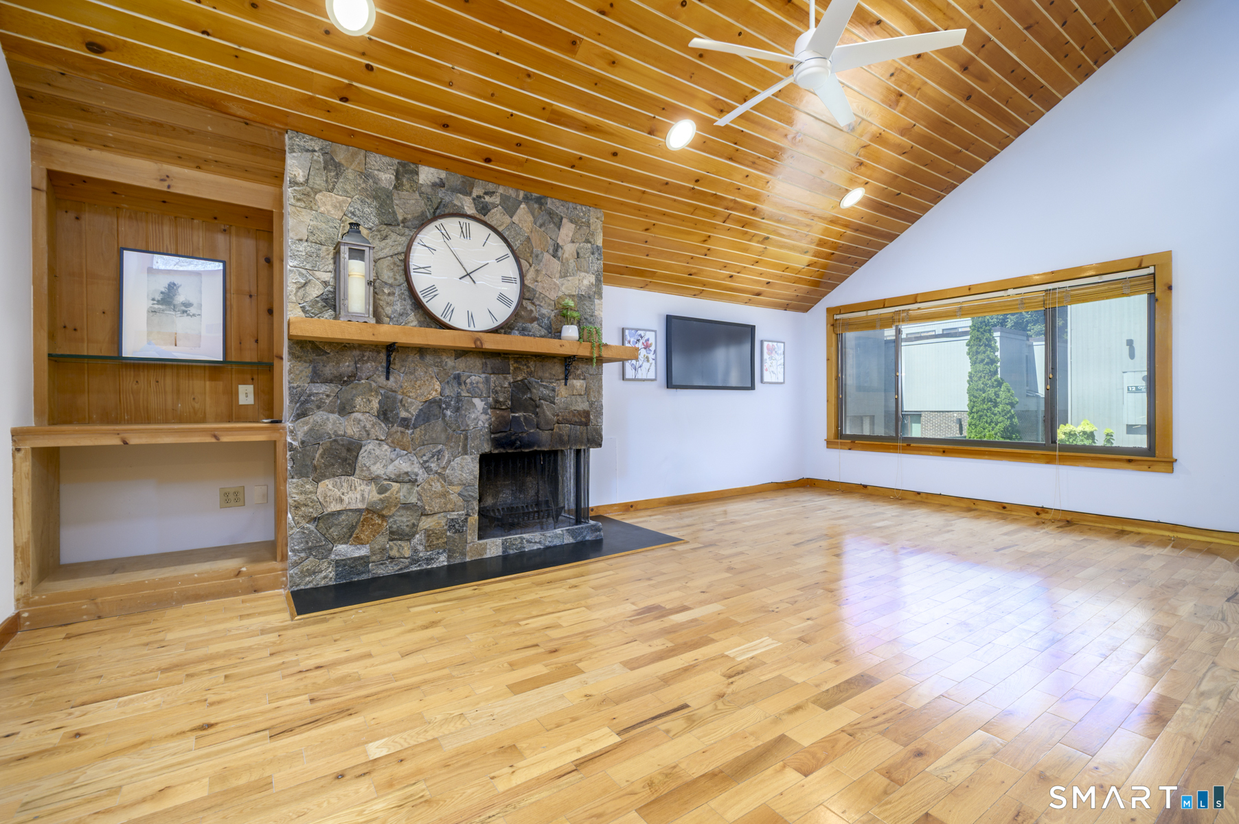 1 Winterberry Lane Unit #1 photo 4
