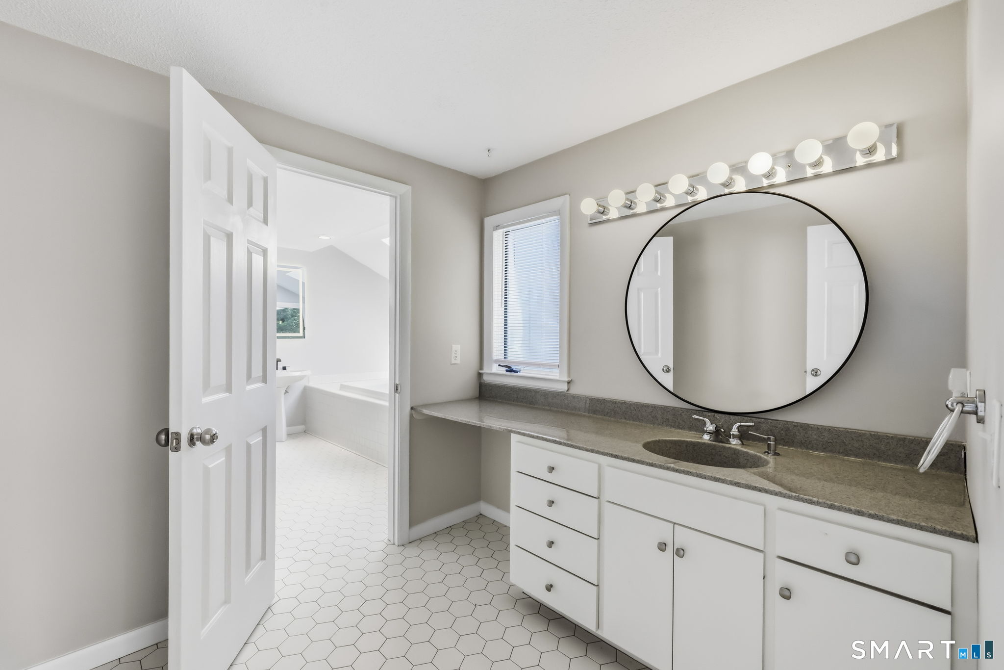 30 North Canton Road photo 31