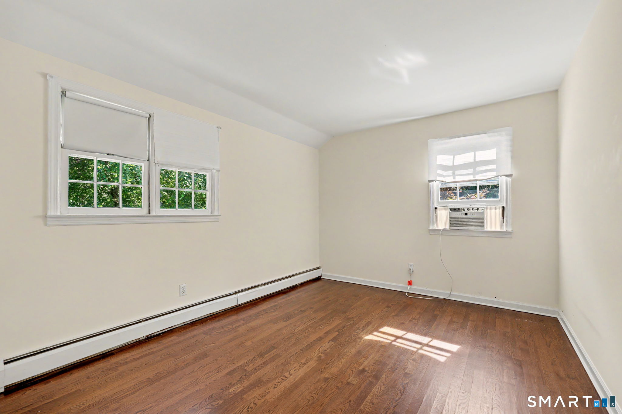 63 Oak Street photo 20