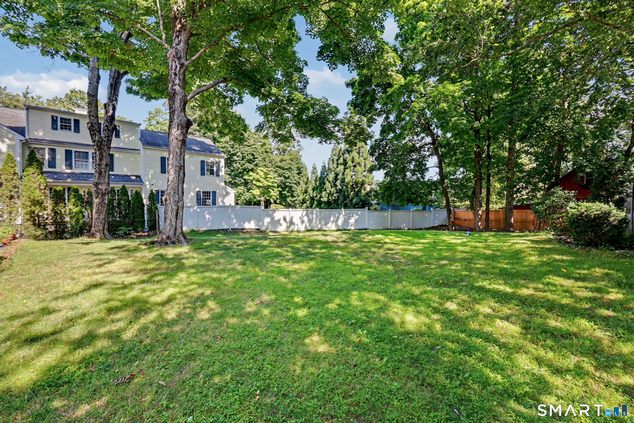 63 Oak Street photo 27