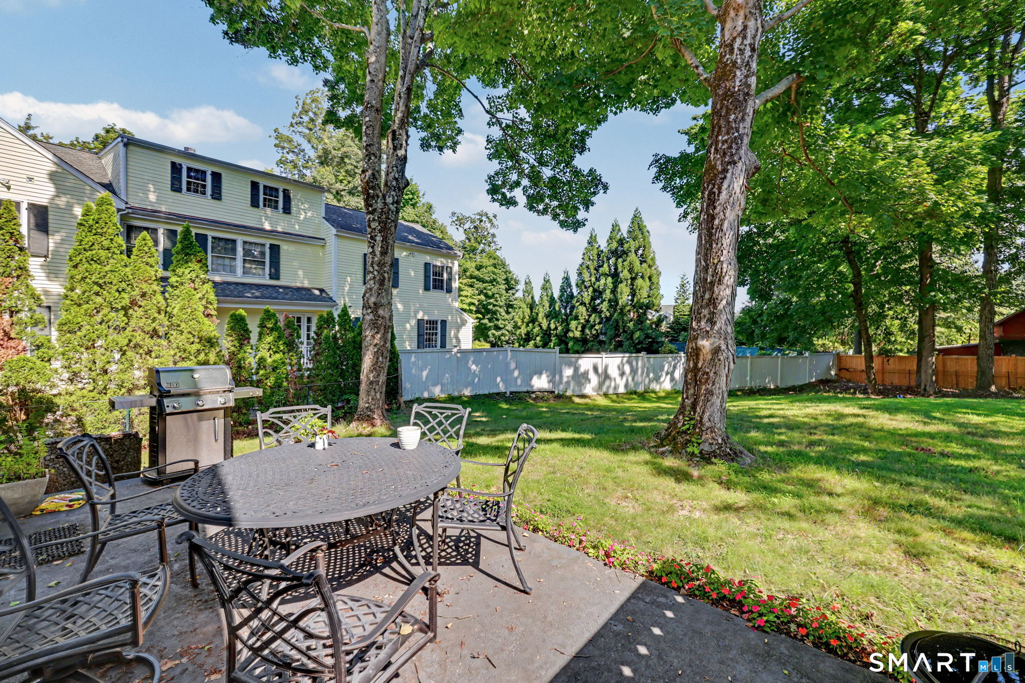 63 Oak Street photo 32