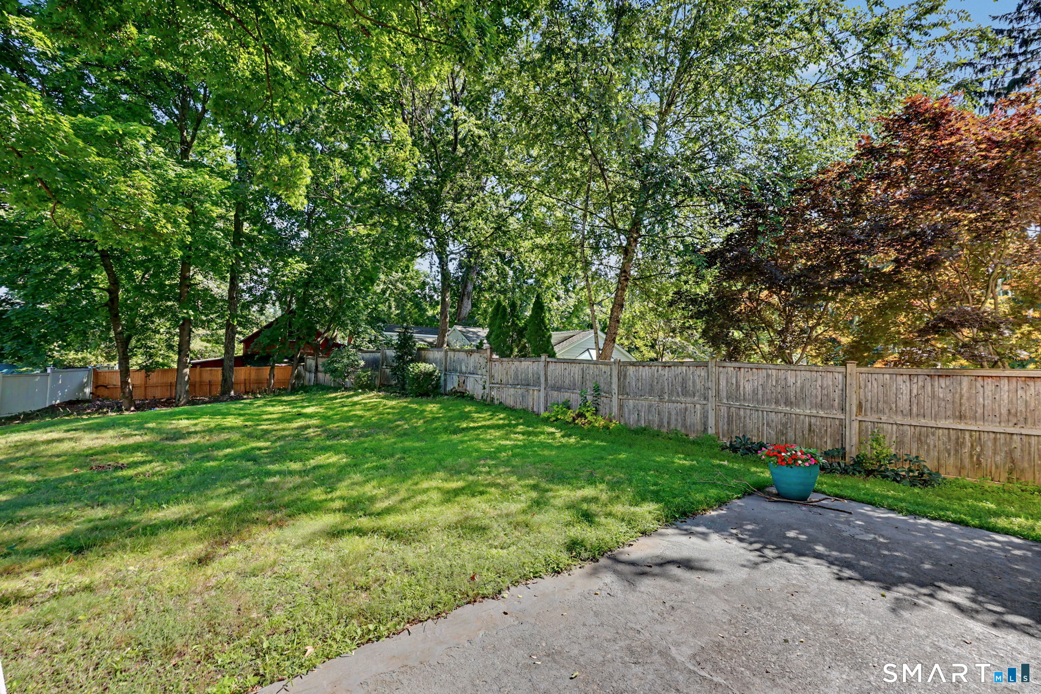 63 Oak Street photo 33