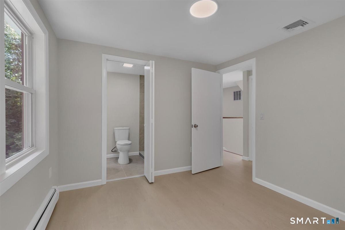 650 Manchester Road photo 18