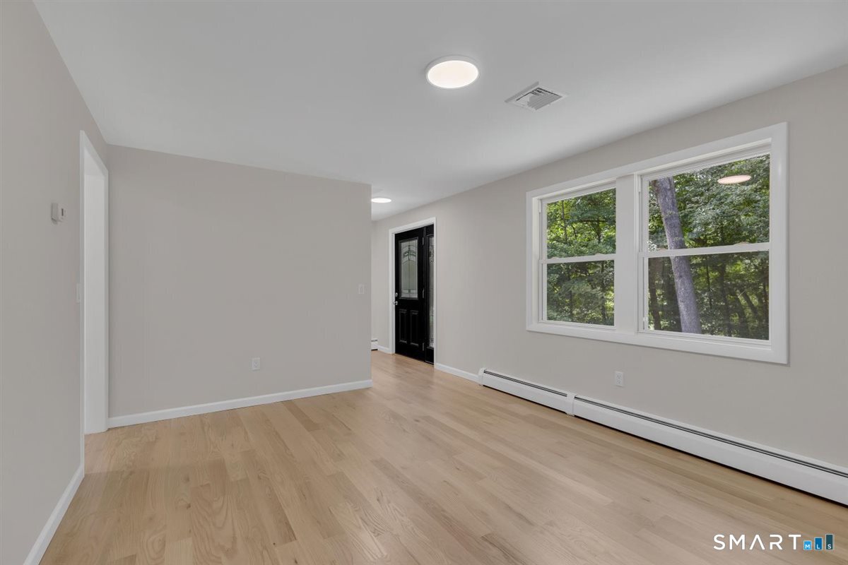 650 Manchester Road photo 11