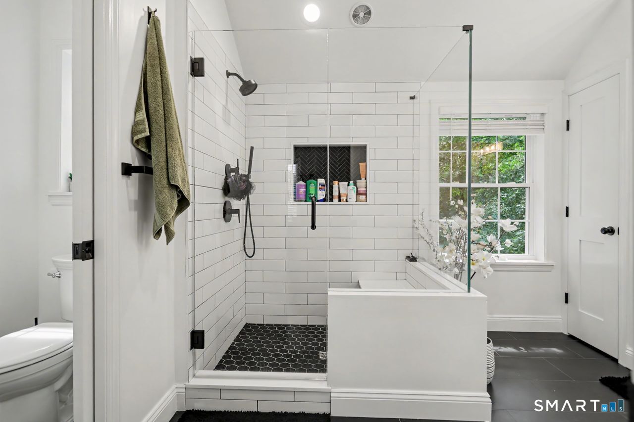 77 Lawlor Terrace photo 26