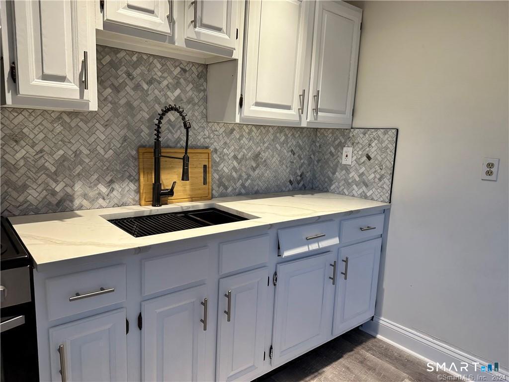 18 Cold Spring Road, Stamford, Connecticut photo 2