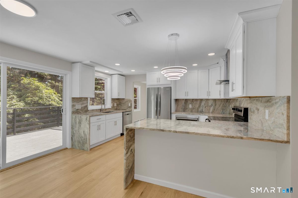 650 Manchester Road photo 7