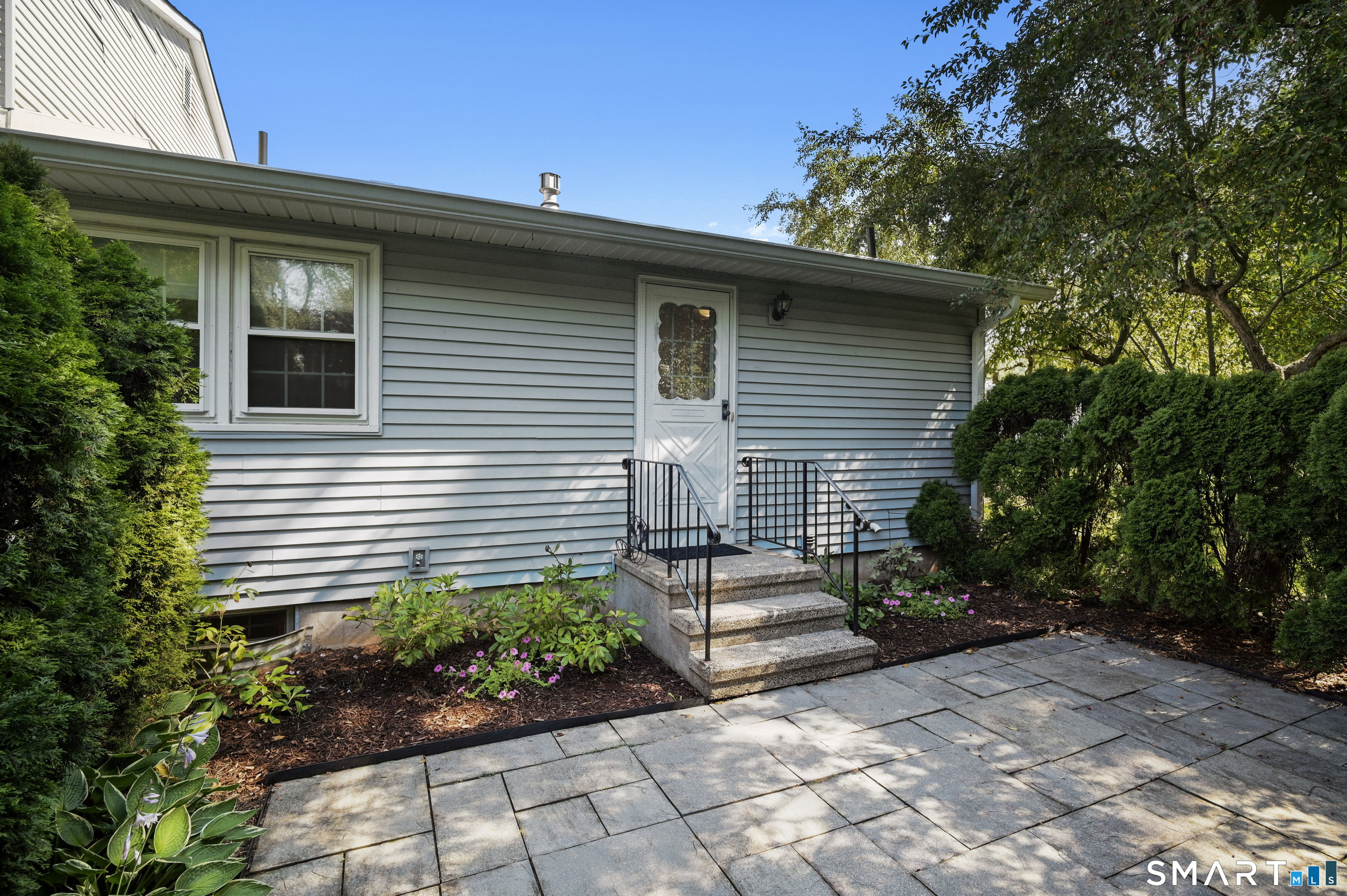 12 Esquire Drive  Unit #A photo 4