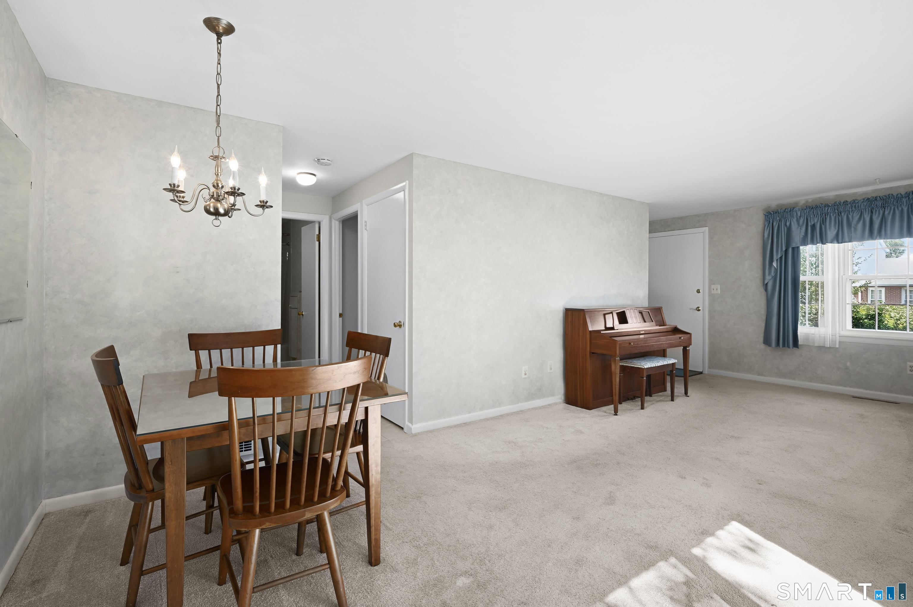 12 Esquire Drive  Unit #A photo 9
