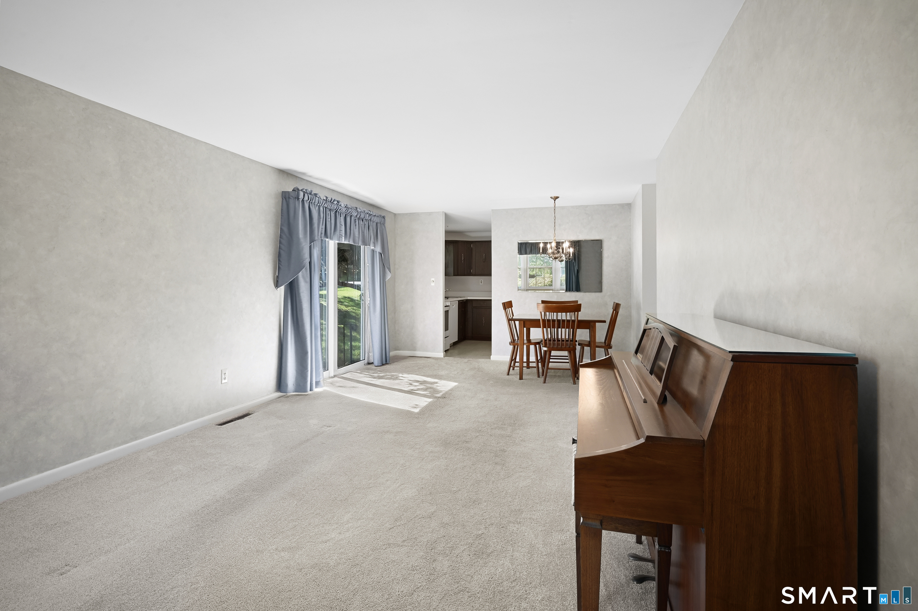 12 Esquire Drive  Unit #A photo 7