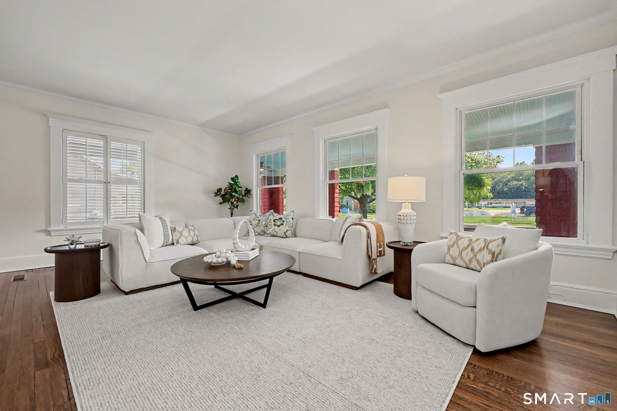594 Stratfield Road photo 6