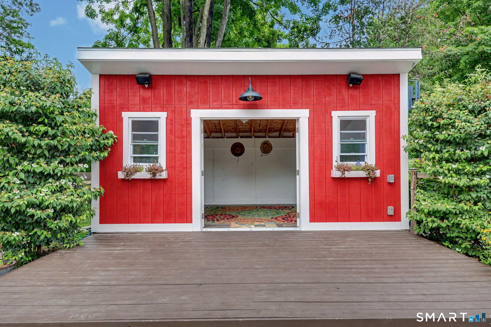 594 Stratfield Road photo 36