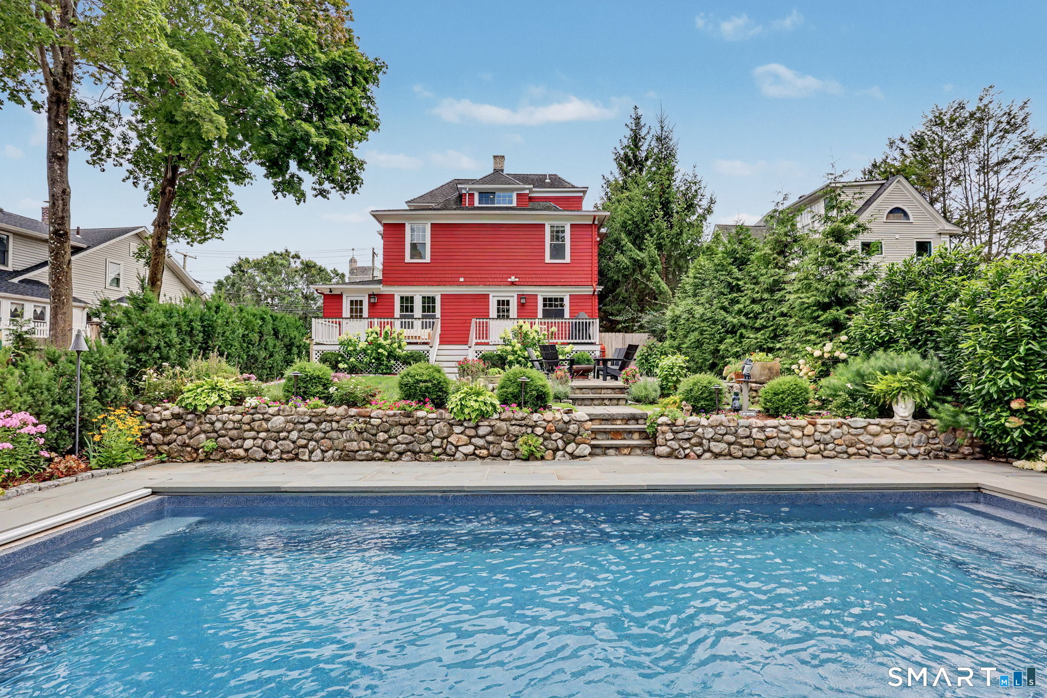 594 Stratfield Road photo 33