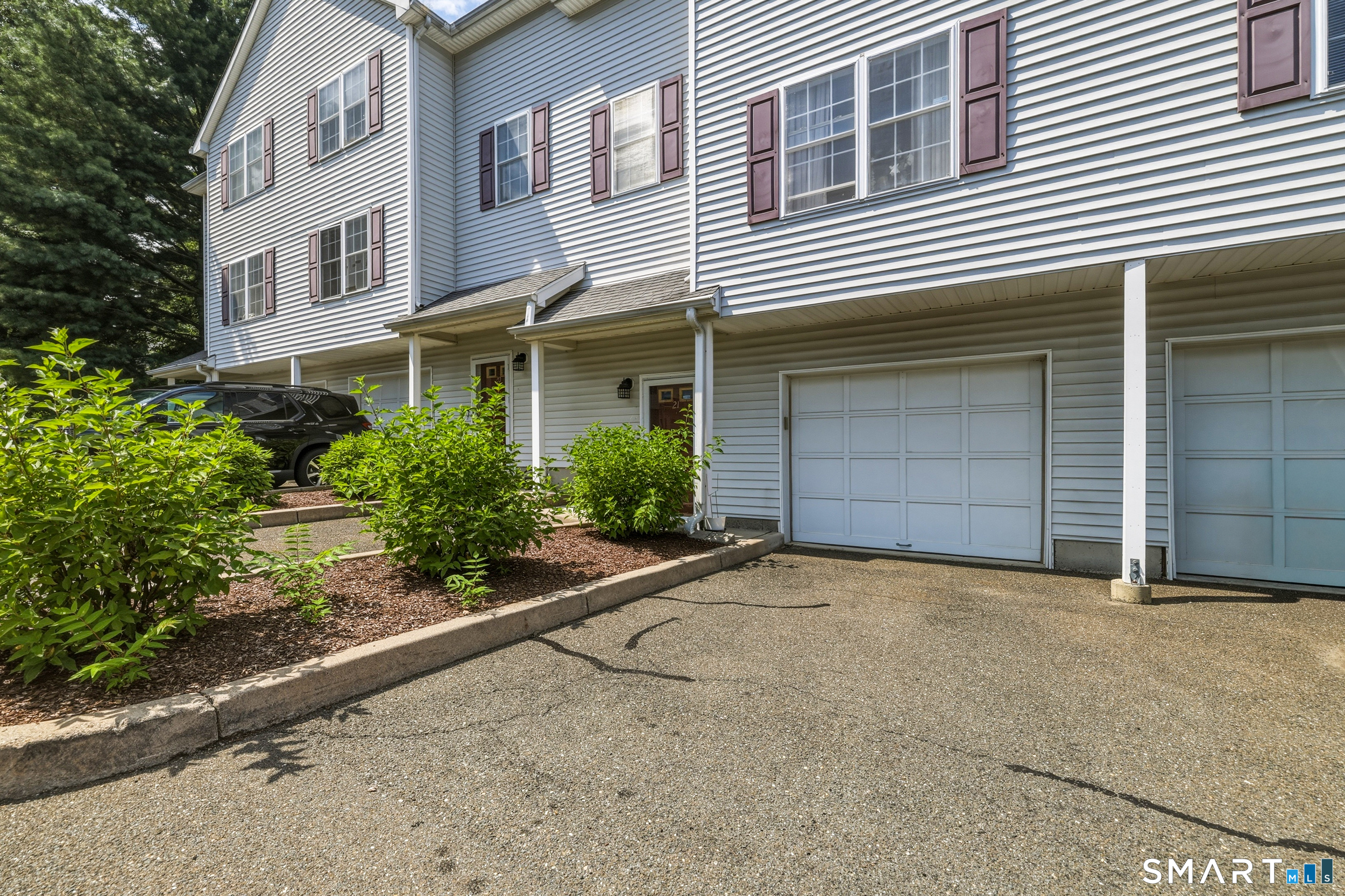 Photo 2 of Townhouse for sale at 11 Mannions Ln #21, Danbury, CT 06810 | MLS# 24183600 | Listing updated on 2026-09-09