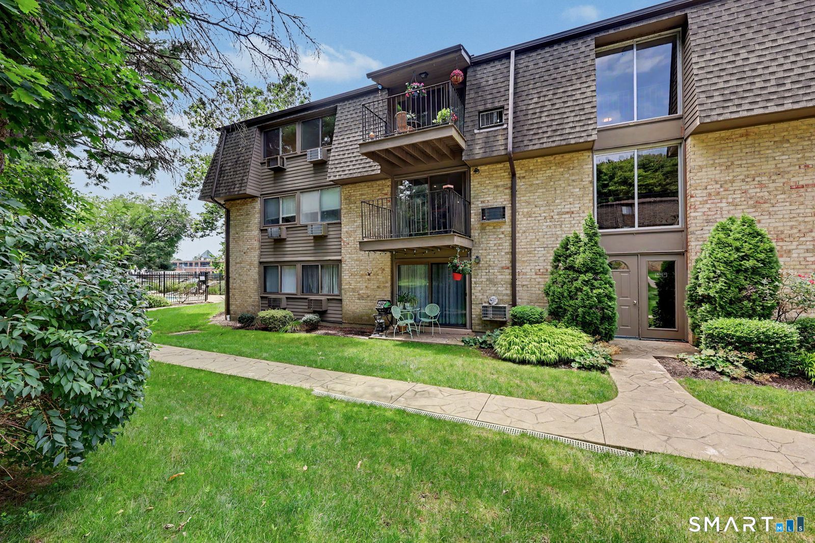 1 Linden Street, Norwalk, Connecticut photo 2
